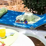 شقة 102 Bright With Pool View *