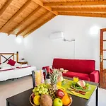 شقة 102 Bright With Pool View *