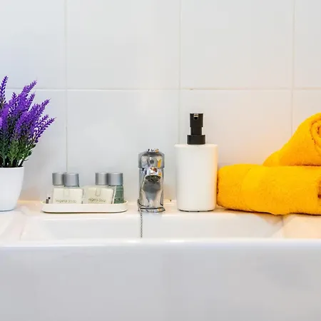 102 Bright With Pool View