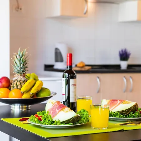 102 Bright With Pool View Playa Feñabe