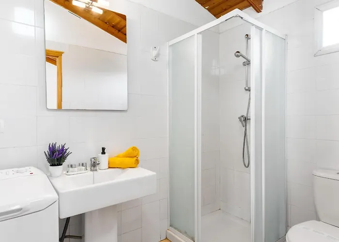 Daire 102 Bright With Pool View