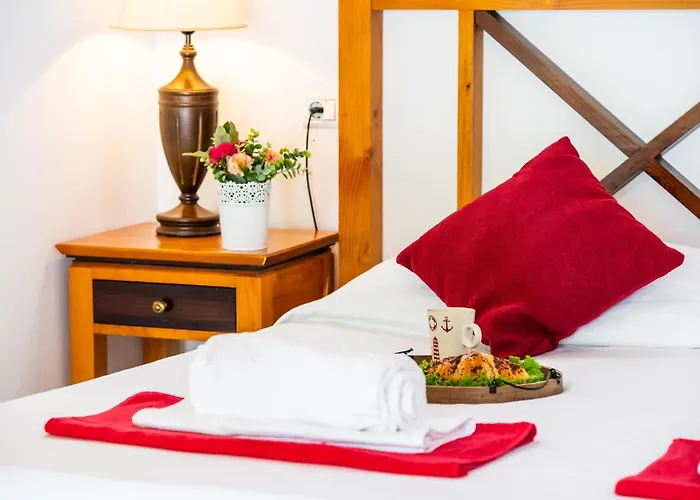 102 Bright With Pool View Daire *