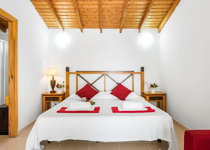 102 Bright With Pool View * Playa Feñabe