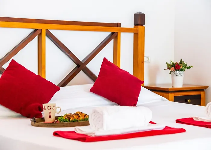 Lägenhet 102 Bright With Pool View