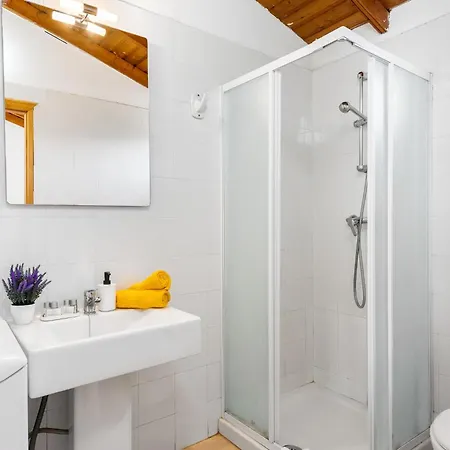 דירה 102 Bright With Pool View