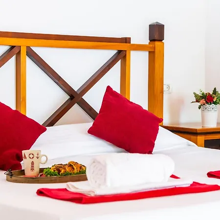 דירה 102 Bright With Pool View